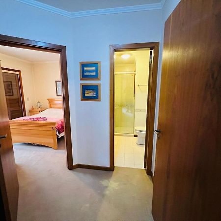 Апартаменты Mrg- Colonial 2D - 200 Mts Da Rua Torta Грамаду Экстерьер фото